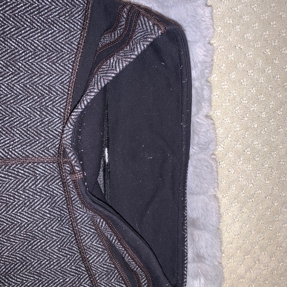 Lululemon Wunder Under leggings - Picture 2 of 4